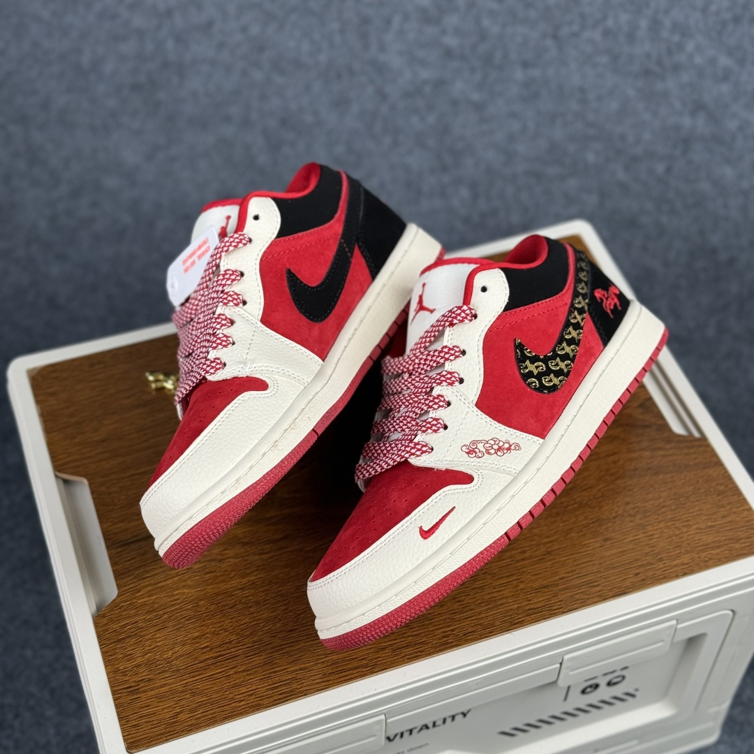 280 Air Jordan 1 Low AJ1 乔1“ 马年限定------黑红” #定制鞋盒 高端定制 低帮休闲板鞋 LD8888-013-Chinese UA Cheap High Quatity Brand Clothes Bags handbags Sneakers wholesale wholesaler seller from China Factory suppliers Fashion Clothing Shoes best Quality Beautiful Price 280 Air Jordan 1 Low AJ1 乔1“ 马年限定------黑红” #定制鞋盒 高端定制 低帮休闲板鞋 LD8888-013
