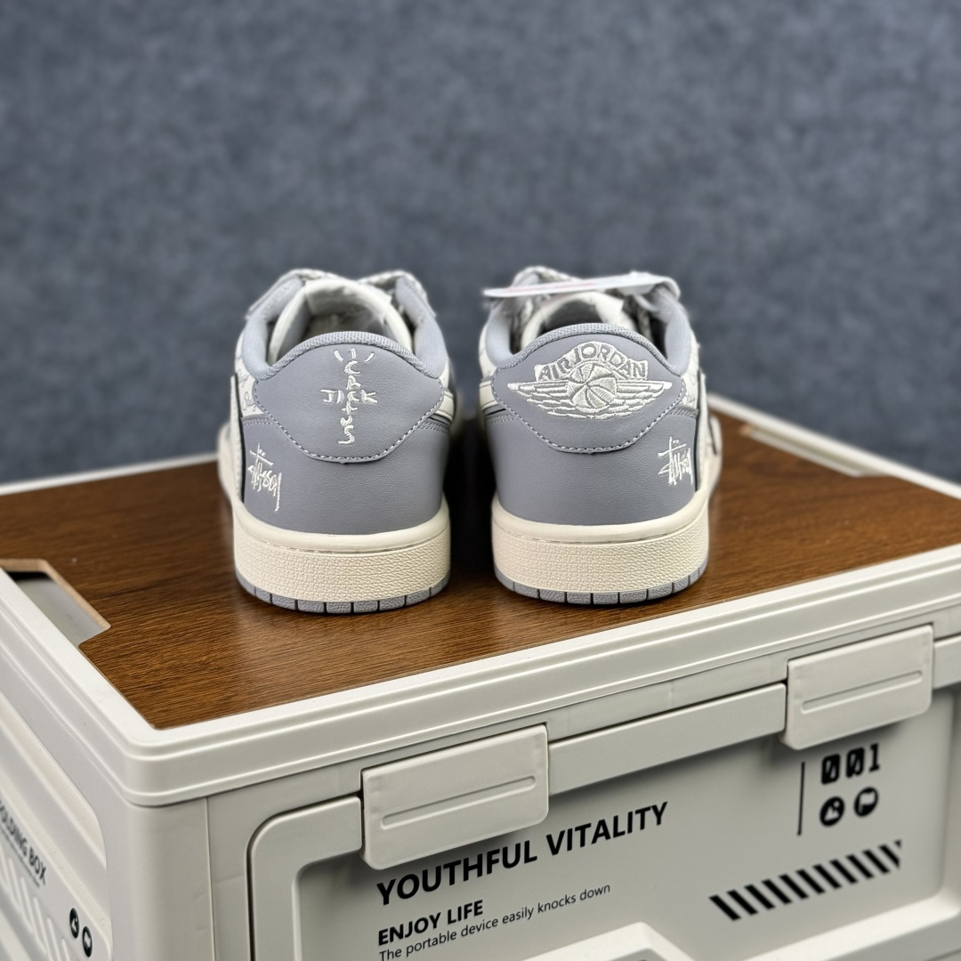 220 TS x Air Jordan x Stussy AJ1 Low 倒钩低帮联名斯图西-米白灰 CS5288-500