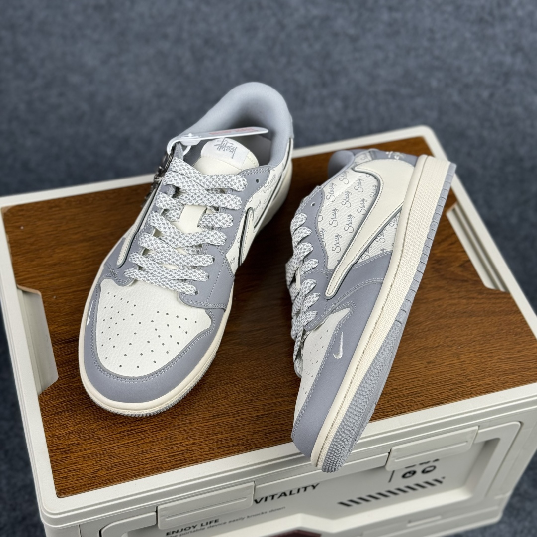 220 TS x Air Jordan x Stussy AJ1 Low 倒钩低帮联名斯图西-米白灰 CS5288-500