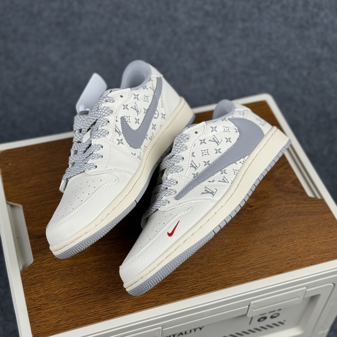 220 Nike Air Jordan 1 x Travis Scott AJ1倒勾 乔一倒钩 ‘DIY’定制 耐克 低帮文化篮球鞋 CS5288-502-Chinese UA Cheap High Quatity Brand Clothes Bags handbags Sneakers wholesale wholesaler seller from China Factory suppliers Fashion Clothing Shoes best Quality Beautiful Price 220 Nike Air Jordan 1 x Travis Scott AJ1倒勾 乔一倒钩 ‘DIY’定制 耐克 低帮文化篮球鞋 CS5288-502