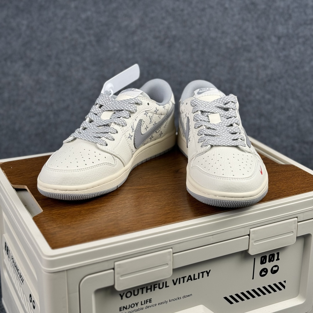 220 Nike Air Jordan 1 x Travis Scott AJ1倒勾 乔一倒钩 ‘DIY’定制 耐克 低帮文化篮球鞋 CS5288-502-Chinese UA Cheap High Quatity Brand Clothes Bags handbags Sneakers wholesale wholesaler seller from China Factory suppliers Fashion Clothing Shoes best Quality Beautiful Price 220 Nike Air Jordan 1 x Travis Scott AJ1倒勾 乔一倒钩 ‘DIY’定制 耐克 低帮文化篮球鞋 CS5288-502