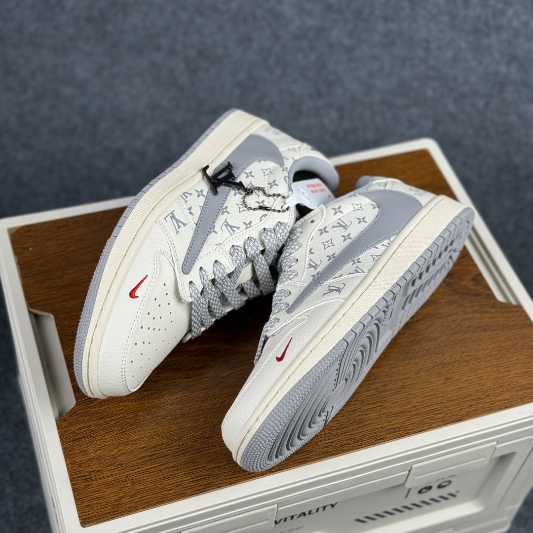 220 Nike Air Jordan 1 x Travis Scott AJ1倒勾 乔一倒钩 ‘DIY’定制 耐克 低帮文化篮球鞋 CS5288-502-Chinese UA Cheap High Quatity Brand Clothes Bags handbags Sneakers wholesale wholesaler seller from China Factory suppliers Fashion Clothing Shoes best Quality Beautiful Price 220 Nike Air Jordan 1 x Travis Scott AJ1倒勾 乔一倒钩 ‘DIY’定制 耐克 低帮文化篮球鞋 CS5288-502
