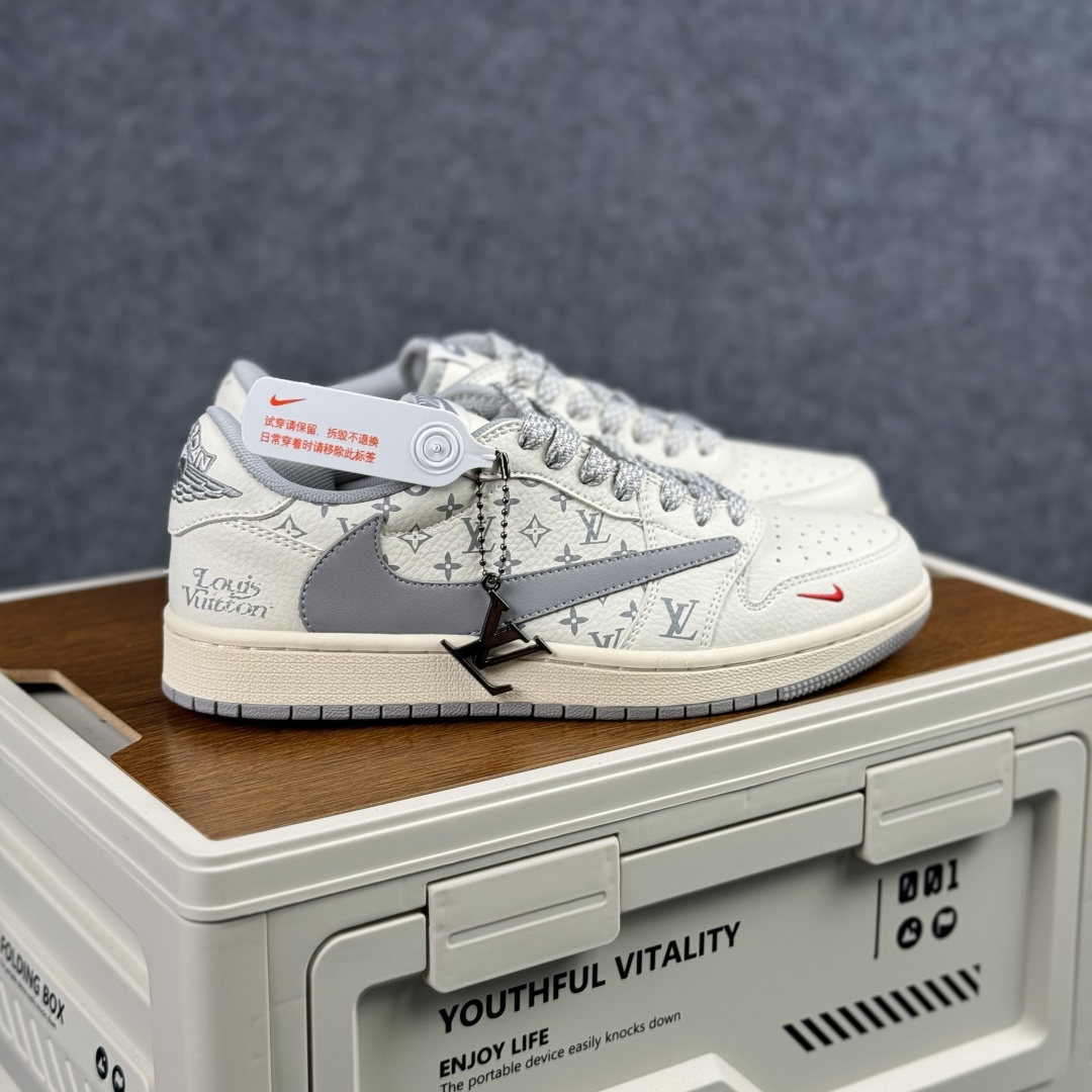 220 Nike Air Jordan 1 x Travis Scott AJ1倒勾 乔一倒钩 ‘DIY’定制 耐克 低帮文化篮球鞋 CS5288-502-Chinese UA Cheap High Quatity Brand Clothes Bags handbags Sneakers wholesale wholesaler seller from China Factory suppliers Fashion Clothing Shoes best Quality Beautiful Price 220 Nike Air Jordan 1 x Travis Scott AJ1倒勾 乔一倒钩 ‘DIY’定制 耐克 低帮文化篮球鞋 CS5288-502