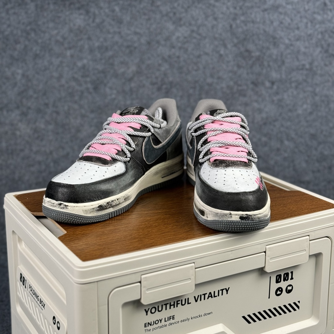 260 Nike Air Force 1'07 Low ”Gray-Pink Lucky Charm” 手绘涂鸦 灰粉幸运符 空军一号低帮休闲板鞋 YD2425-880-Chinese UA Cheap High Quatity Brand Clothes Bags handbags Sneakers wholesale wholesaler seller from China Factory suppliers Fashion Clothing Shoes best Quality Beautiful Price 260 Nike Air Force 1'07 Low ”Gray-Pink Lucky Charm” 手绘涂鸦 灰粉幸运符 空军一号低帮休闲板鞋 YD2425-880