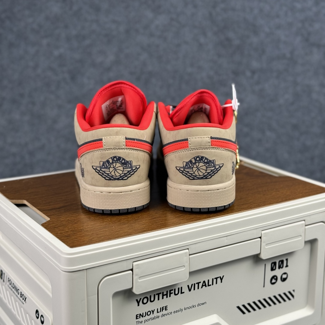 280 Air Jordan 1 Low AJ1 乔1马年限定 摩卡棕红钩 高端定制 低帮复古篮球鞋 QD1988-010-Chinese UA Cheap High Quatity Brand Clothes Bags handbags Sneakers wholesale wholesaler seller from China Factory suppliers Fashion Clothing Shoes best Quality Beautiful Price 280 Air Jordan 1 Low AJ1 乔1马年限定 摩卡棕红钩 高端定制 低帮复古篮球鞋 QD1988-010