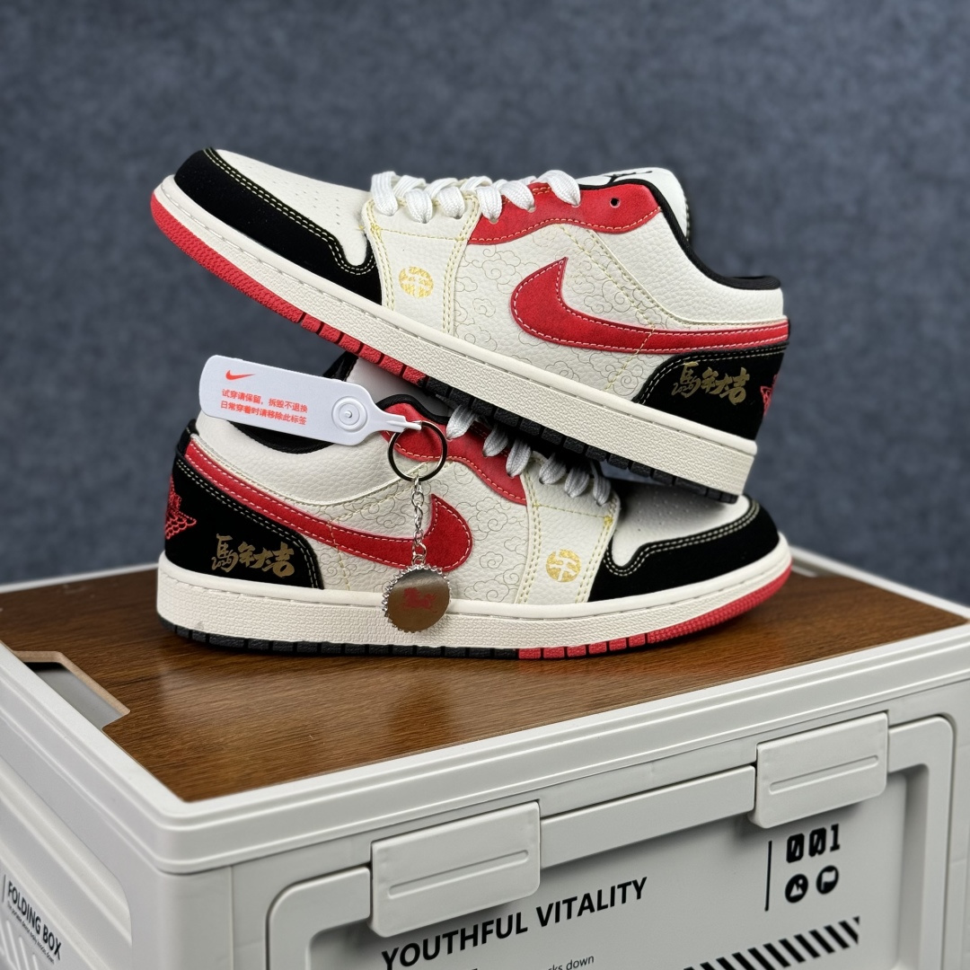280 Nike Air Jordan 1 Low 马年限定 AJ1乔1低帮休闲鞋 QL1988-004-Chinese UA Cheap High Quatity Brand Clothes Bags handbags Sneakers wholesale wholesaler seller from China Factory suppliers Fashion Clothing Shoes best Quality Beautiful Price 280 Nike Air Jordan 1 Low 马年限定 AJ1乔1低帮休闲鞋 QL1988-004