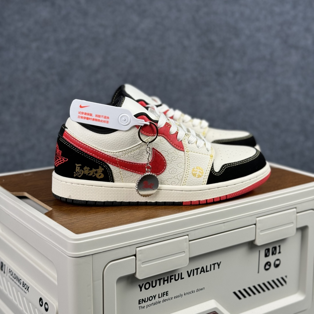 280 Nike Air Jordan 1 Low 马年限定 AJ1乔1低帮休闲鞋 QL1988-004-Chinese UA Cheap High Quatity Brand Clothes Bags handbags Sneakers wholesale wholesaler seller from China Factory suppliers Fashion Clothing Shoes best Quality Beautiful Price 280 Nike Air Jordan 1 Low 马年限定 AJ1乔1低帮休闲鞋 QL1988-004
