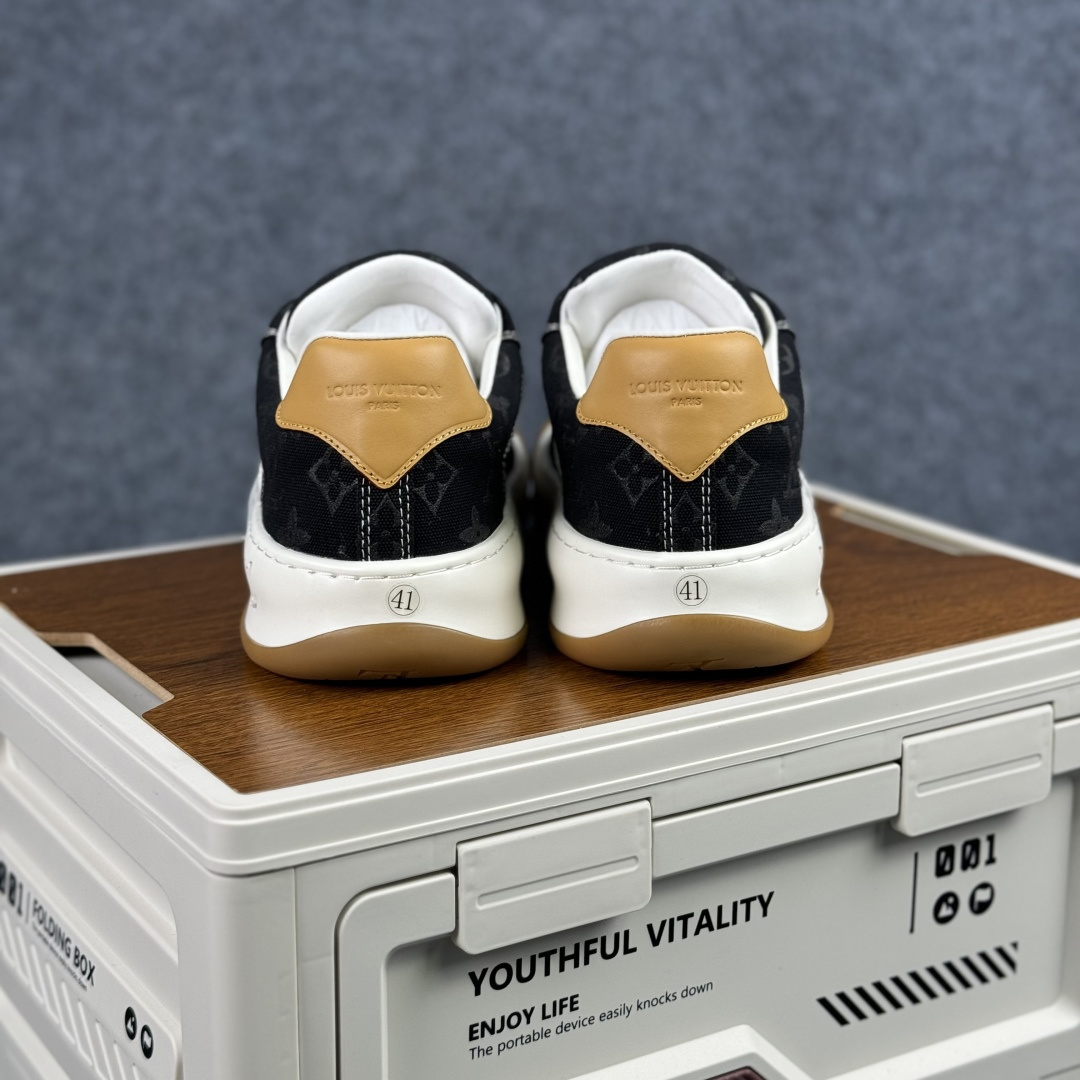 380 正确版黑印花 Louis Vuitton Tilted 系列2026早春款全新版上架 倾斜系列低帮复古休闲运动文化百搭板鞋“LV组合tpu生胶底”1AJAM2-Chinese UA Cheap High Quatity Brand Clothes Bags handbags Sneakers wholesale wholesaler seller from China Factory suppliers Fashion Clothing Shoes best Quality Beautiful Price 380 正确版黑印花 Louis Vuitton Tilted 系列2026早春款全新版上架 倾斜系列低帮复古休闲运动文化百搭板鞋“LV组合tpu生胶底”1AJAM2