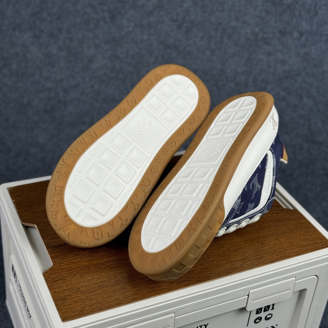 380 正确版牛仔蓝 Louis Vuitton Tilted 倾斜系列低帮复古休闲运动文化百搭板鞋“LV组合tpu生胶底”1AJAM2-Chinese UA Cheap High Quatity Brand Clothes Bags handbags Sneakers wholesale wholesaler seller from China Factory suppliers Fashion Clothing Shoes best Quality Beautiful Price 380 正确版牛仔蓝 Louis Vuitton Tilted 倾斜系列低帮复古休闲运动文化百搭板鞋“LV组合tpu生胶底”1AJAM2
