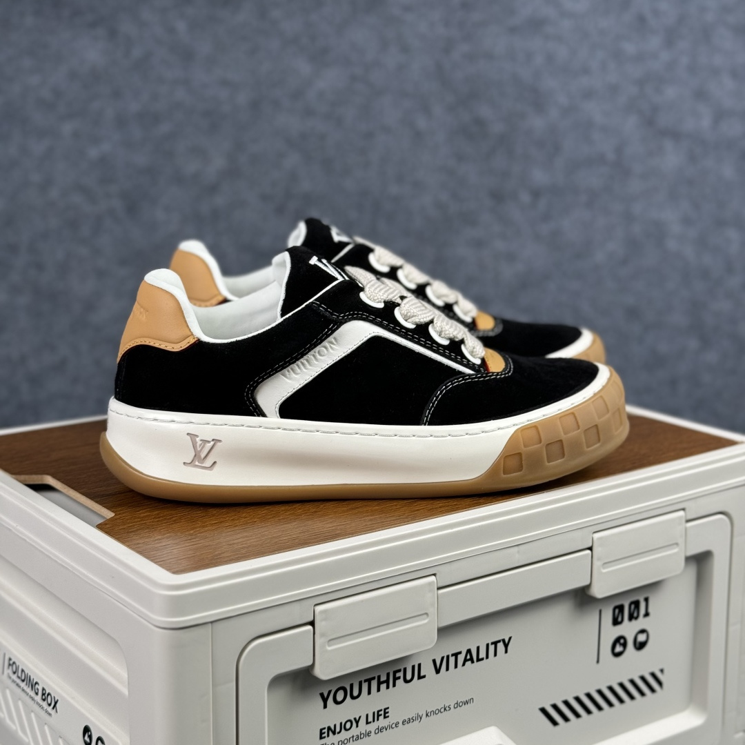 380 LOUIS VUITTON Tilted Low Sneakers 倾斜系列低帮复古休闲运动文化百搭板鞋“LV组合tpu生胶底”1AJAM2