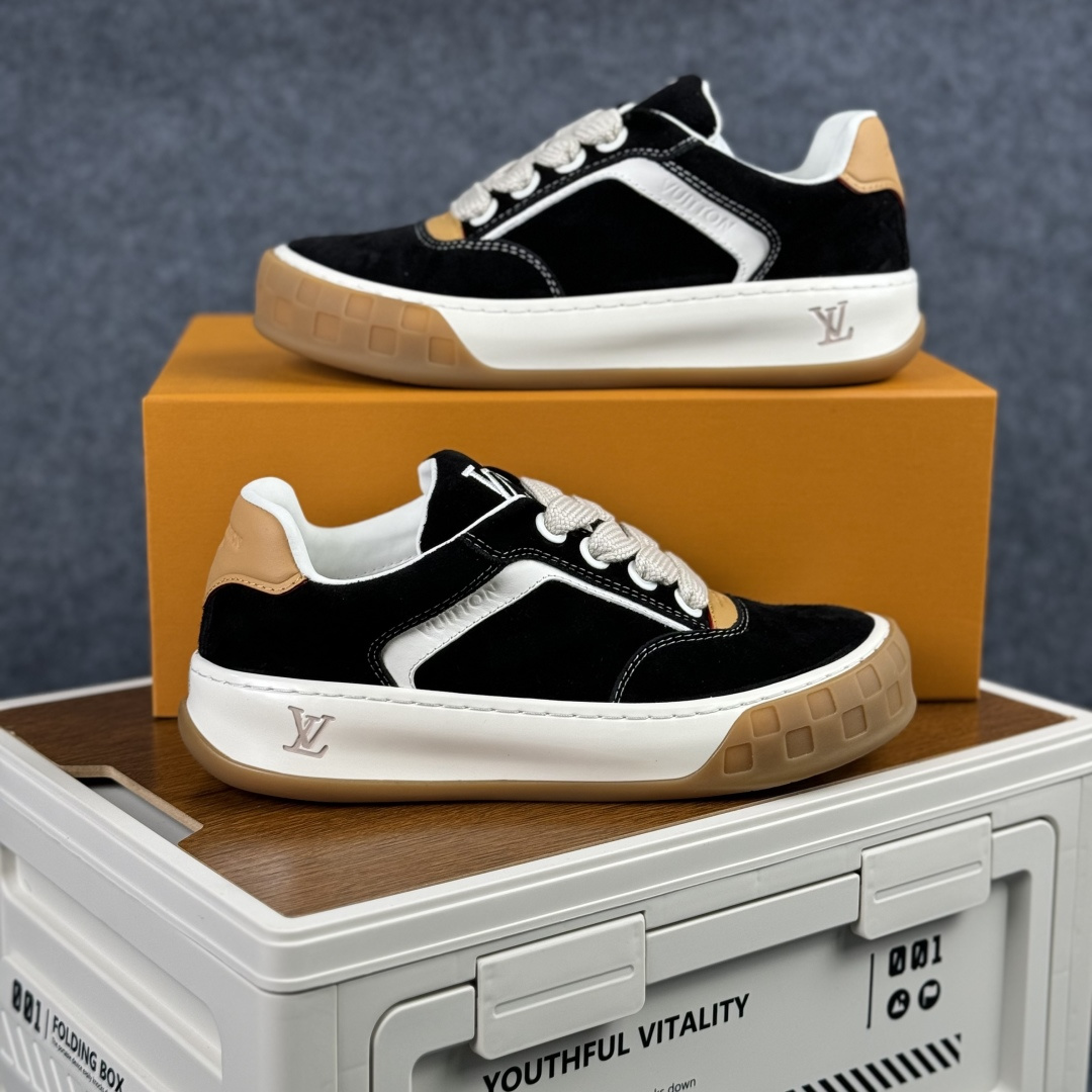 380 LOUIS VUITTON Tilted Low Sneakers 倾斜系列低帮复古休闲运动文化百搭板鞋“LV组合tpu生胶底”1AJAM2