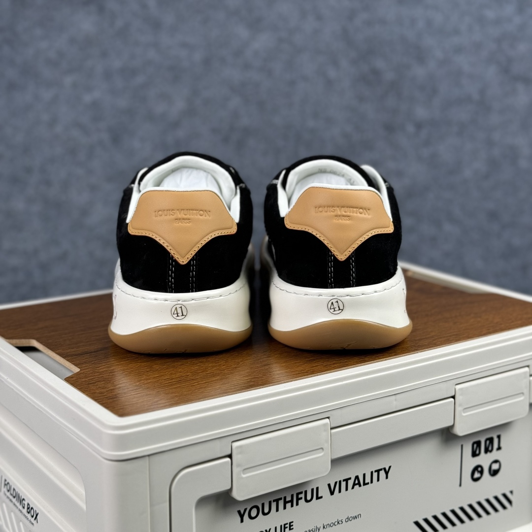 380 LOUIS VUITTON Tilted Low Sneakers 倾斜系列低帮复古休闲运动文化百搭板鞋“LV组合tpu生胶底”1AJAM2