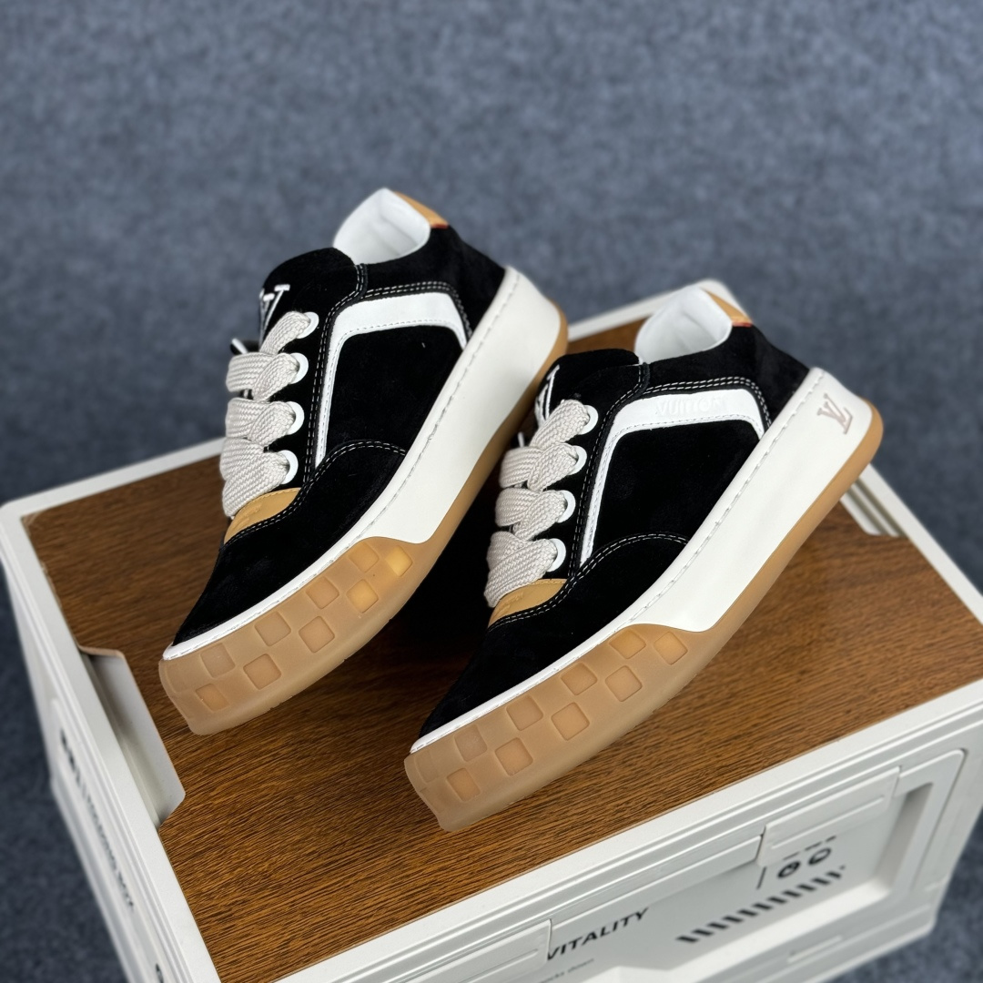380 LOUIS VUITTON Tilted Low Sneakers 倾斜系列低帮复古休闲运动文化百搭板鞋“LV组合tpu生胶底”1AJAM2