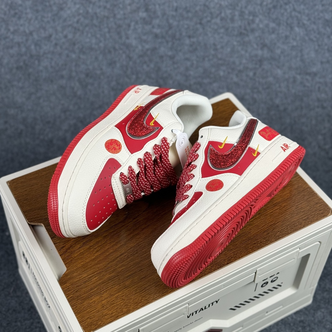 260 NIke Air Force 1 ‘07 Low 马年限定 空军一号 低帮 运动鞋 休闲鞋 QY6878-604-Chinese UA Cheap High Quatity Brand Clothes Bags handbags Sneakers wholesale wholesaler seller from China Factory suppliers Fashion Clothing Shoes best Quality Beautiful Price 260 NIke Air Force 1 ‘07 Low 马年限定 空军一号 低帮 运动鞋 休闲鞋 QY6878-604