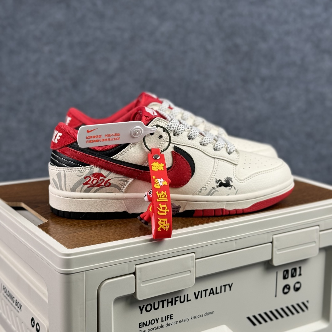 280 Nike Dunk Low Retro ‘DIY 马年限定 高端定制’耐克 低帮休闲运动板鞋 CX5050-Y61-Chinese UA Cheap High Quatity Brand Clothes Bags handbags Sneakers wholesale wholesaler seller from China Factory suppliers Fashion Clothing Shoes best Quality Beautiful Price 280 Nike Dunk Low Retro ‘DIY 马年限定 高端定制’耐克 低帮休闲运动板鞋 CX5050-Y61