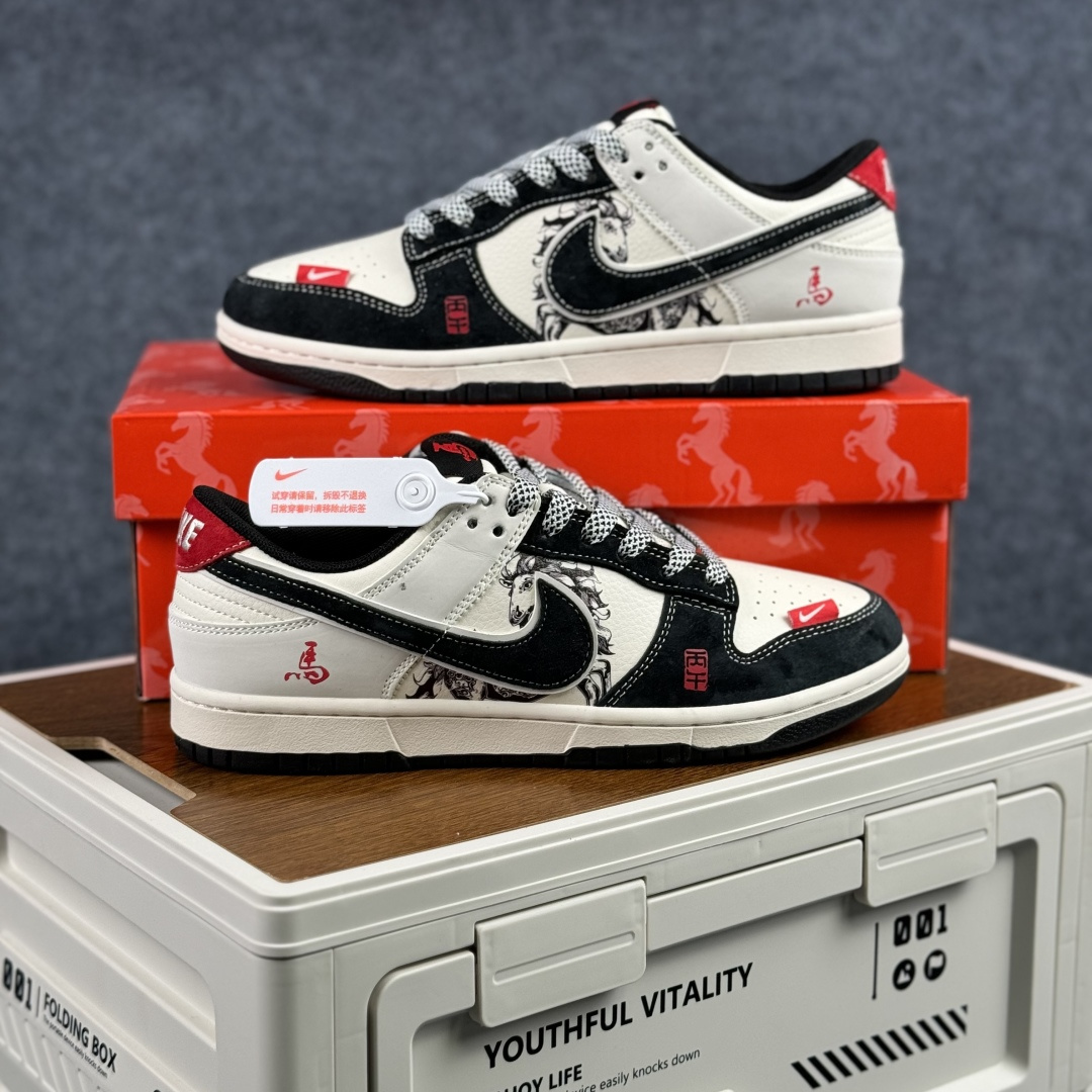 280 Nike Dunk Low Retro ‘DIY 马年限定 高端定制’耐克 低帮休闲运动板鞋 CX5050-Y60-Chinese UA Cheap High Quatity Brand Clothes Bags handbags Sneakers wholesale wholesaler seller from China Factory suppliers Fashion Clothing Shoes best Quality Beautiful Price 280 Nike Dunk Low Retro ‘DIY 马年限定 高端定制’耐克 低帮休闲运动板鞋 CX5050-Y60