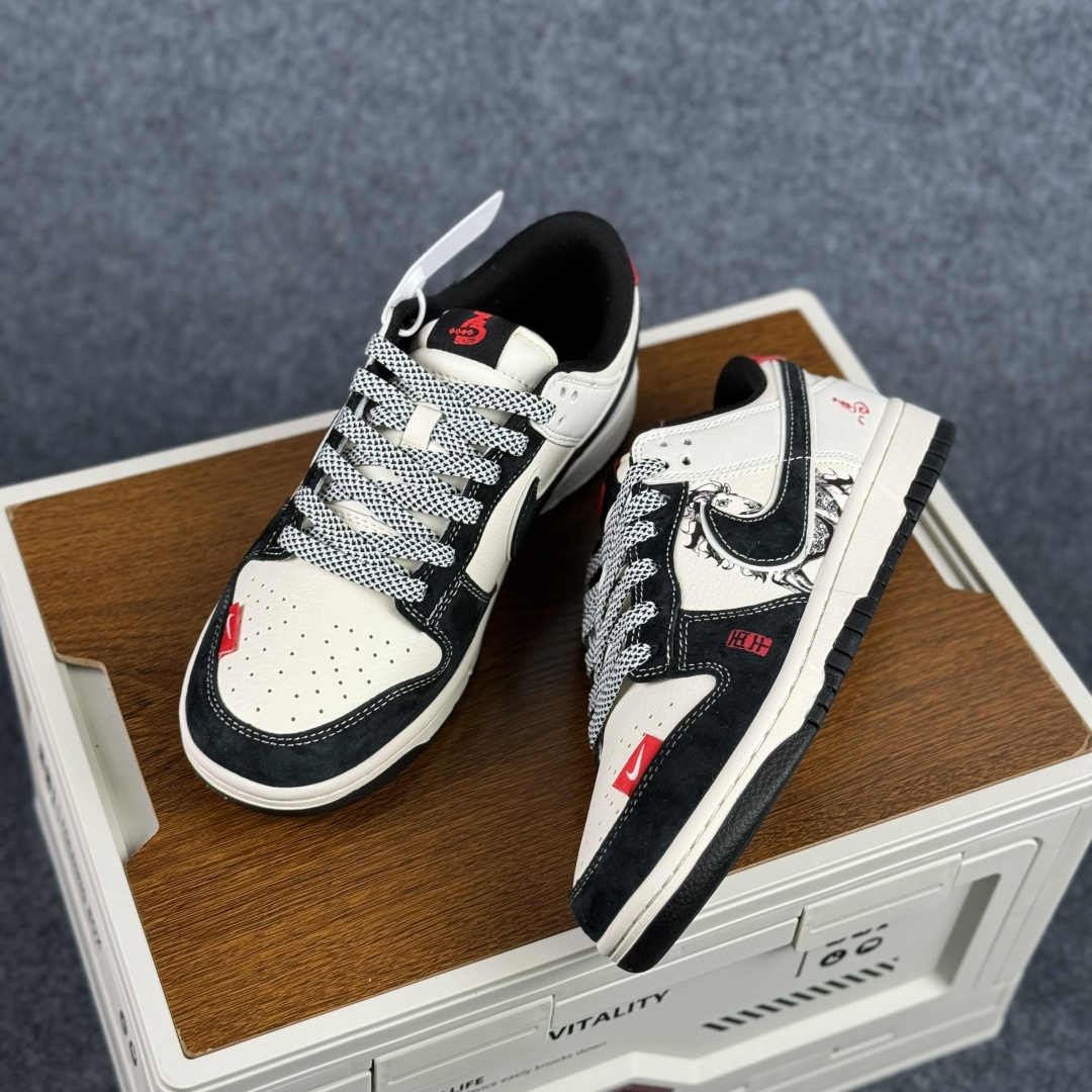280 Nike Dunk Low Retro ‘DIY 马年限定 高端定制’耐克 低帮休闲运动板鞋 CX5050-Y60-Chinese UA Cheap High Quatity Brand Clothes Bags handbags Sneakers wholesale wholesaler seller from China Factory suppliers Fashion Clothing Shoes best Quality Beautiful Price 280 Nike Dunk Low Retro ‘DIY 马年限定 高端定制’耐克 低帮休闲运动板鞋 CX5050-Y60