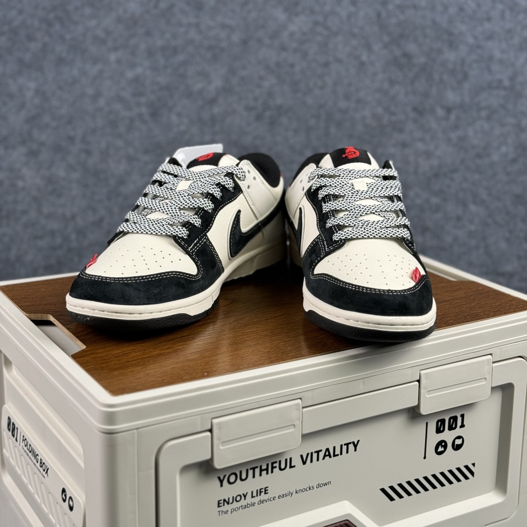 280 Nike Dunk Low Retro ‘DIY 马年限定 高端定制’耐克 低帮休闲运动板鞋 CX5050-Y60-Chinese UA Cheap High Quatity Brand Clothes Bags handbags Sneakers wholesale wholesaler seller from China Factory suppliers Fashion Clothing Shoes best Quality Beautiful Price 280 Nike Dunk Low Retro ‘DIY 马年限定 高端定制’耐克 低帮休闲运动板鞋 CX5050-Y60
