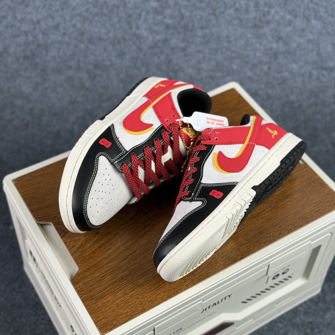 280 Nike Dunk Low Retro ‘DIY 马年限定 高端定制’耐克 低帮休闲运动板鞋 CX5050-Y63-Chinese UA Cheap High Quatity Brand Clothes Bags handbags Sneakers wholesale wholesaler seller from China Factory suppliers Fashion Clothing Shoes best Quality Beautiful Price 280 Nike Dunk Low Retro ‘DIY 马年限定 高端定制’耐克 低帮休闲运动板鞋 CX5050-Y63