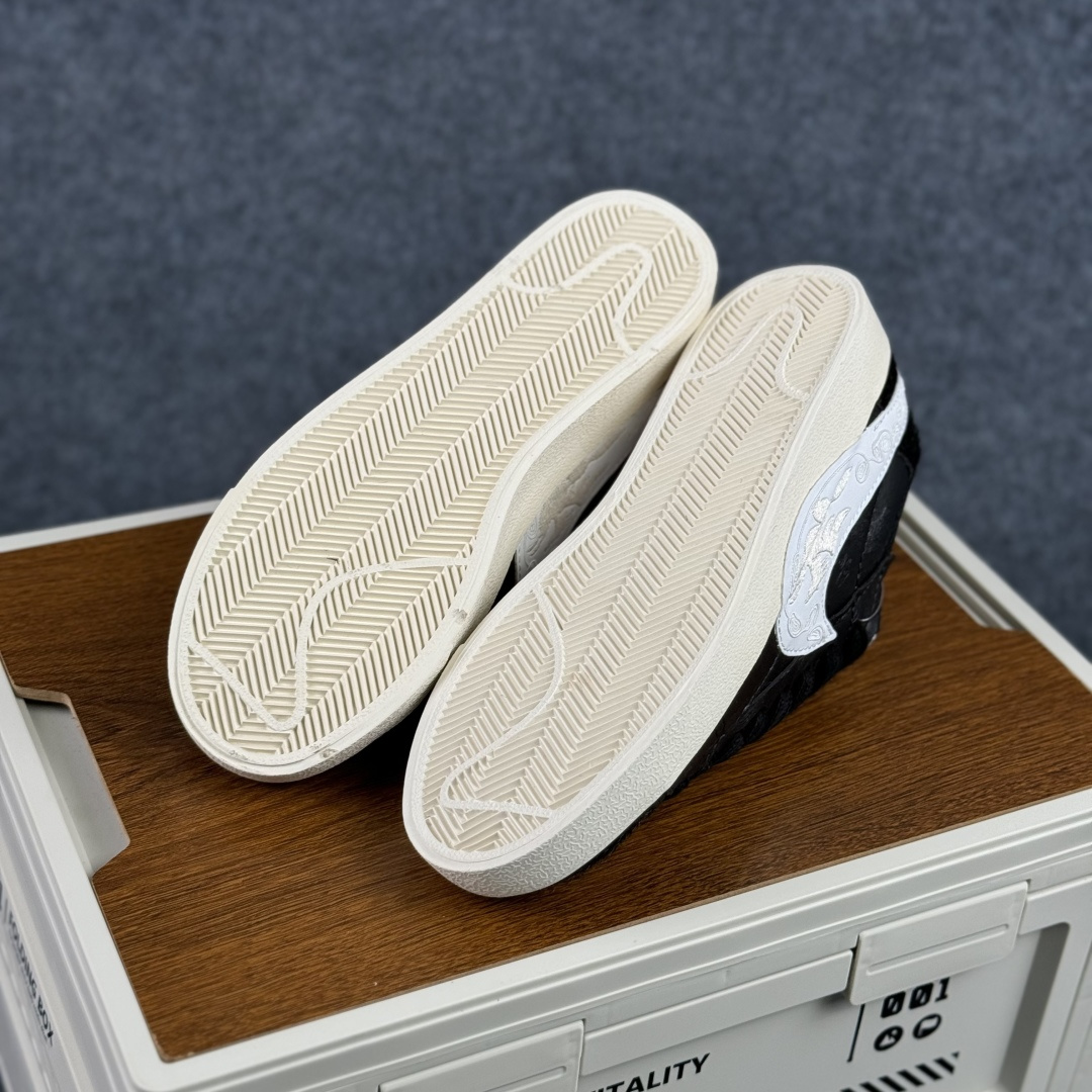 160 Nike Blazer Low '77 Jumbo 马年限定 定制开拓者 低帮休闲运动板鞋 MN2026-001-Chinese UA Cheap High Quatity Brand Clothes Bags handbags Sneakers wholesale wholesaler seller from China Factory suppliers Fashion Clothing Shoes best Quality Beautiful Price 160 Nike Blazer Low '77 Jumbo 马年限定 定制开拓者 低帮休闲运动板鞋 MN2026-001
