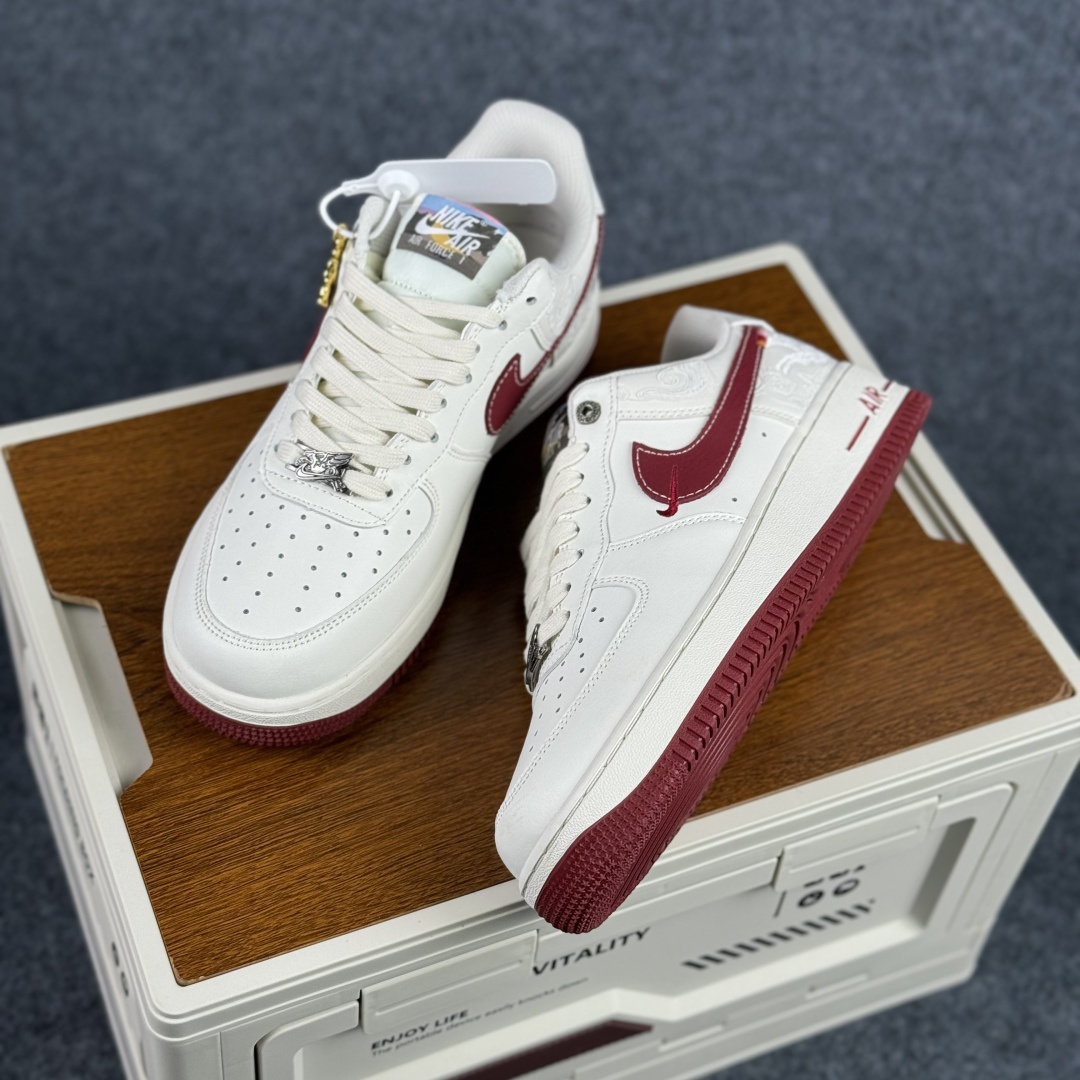 260 Nike Air Force 1'07 Low 马年限定 白红 空军一号低帮休闲板鞋 DD1982-348-Chinese UA Cheap High Quatity Brand Clothes Bags handbags Sneakers wholesale wholesaler seller from China Factory suppliers Fashion Clothing Shoes best Quality Beautiful Price 260 Nike Air Force 1'07 Low 马年限定 白红 空军一号低帮休闲板鞋 DD1982-348