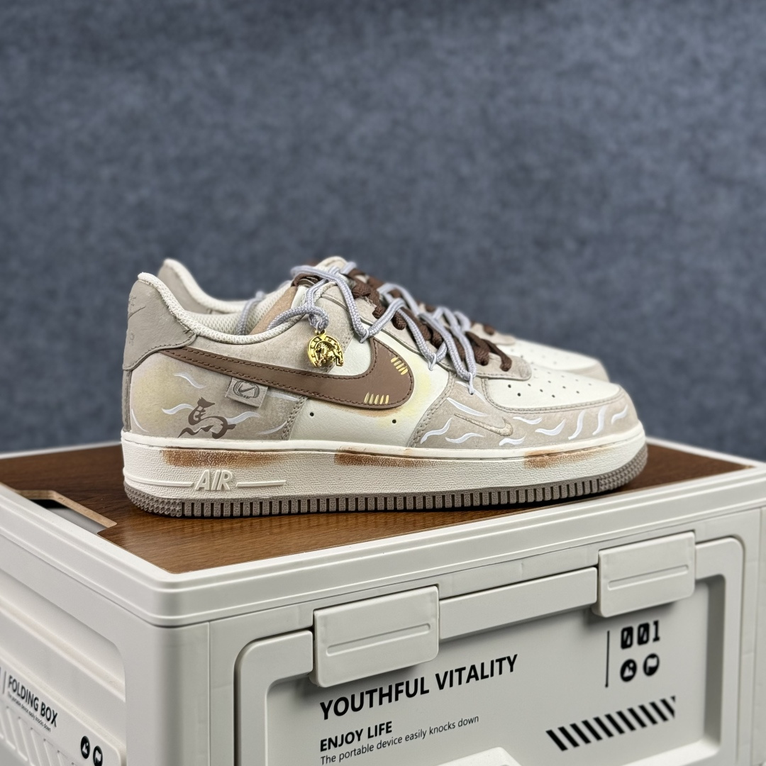 290 Nike Air Force 1'07 Low ”Armored Steed” 手绘涂鸦 金戈铁马 空军一号低帮休闲板鞋 DB3301-818-Chinese UA Cheap High Quatity Brand Clothes Bags handbags Sneakers wholesale wholesaler seller from China Factory suppliers Fashion Clothing Shoes best Quality Beautiful Price 290 Nike Air Force 1'07 Low ”Armored Steed” 手绘涂鸦 金戈铁马 空军一号低帮休闲板鞋 DB3301-818