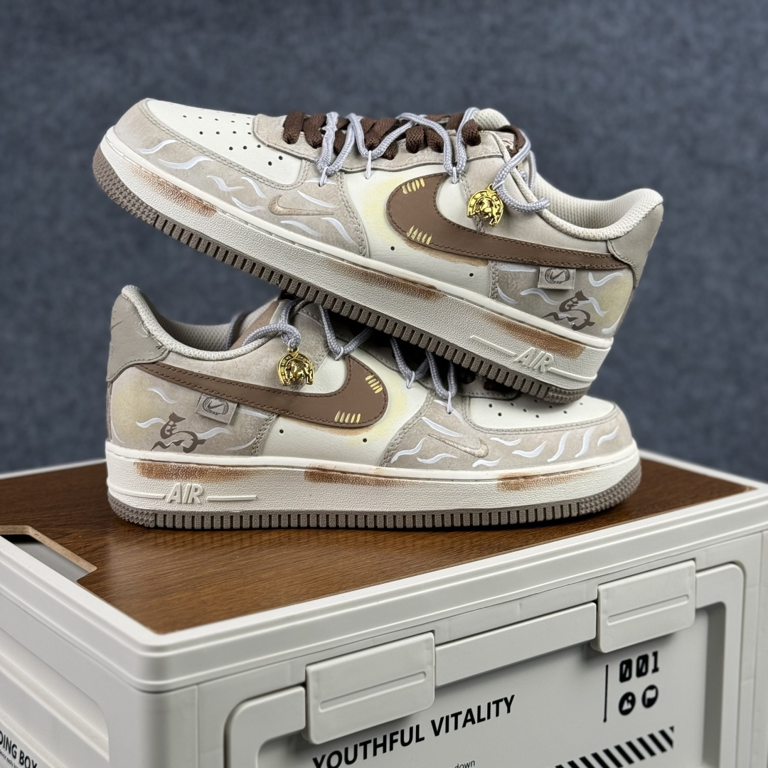 290 Nike Air Force 1'07 Low ”Armored Steed” 手绘涂鸦 金戈铁马 空军一号低帮休闲板鞋 DB3301-818-Chinese UA Cheap High Quatity Brand Clothes Bags handbags Sneakers wholesale wholesaler seller from China Factory suppliers Fashion Clothing Shoes best Quality Beautiful Price 290 Nike Air Force 1'07 Low ”Armored Steed” 手绘涂鸦 金戈铁马 空军一号低帮休闲板鞋 DB3301-818