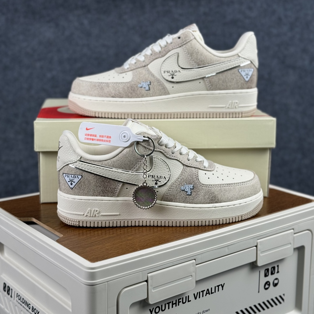 260 Nike Air Force 1'07 Low 联名款 奶油灰调 空军一号低帮休闲板鞋 XL1979-129-Chinese UA Cheap High Quatity Brand Clothes Bags handbags Sneakers wholesale wholesaler seller from China Factory suppliers Fashion Clothing Shoes best Quality Beautiful Price 260 Nike Air Force 1'07 Low 联名款 奶油灰调 空军一号低帮休闲板鞋 XL1979-129
