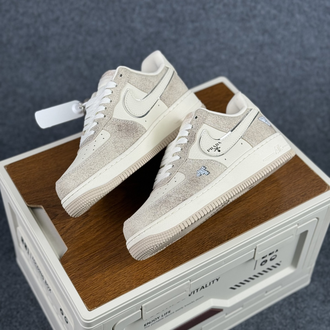 260 Nike Air Force 1'07 Low 联名款 奶油灰调 空军一号低帮休闲板鞋 XL1979-129-Chinese UA Cheap High Quatity Brand Clothes Bags handbags Sneakers wholesale wholesaler seller from China Factory suppliers Fashion Clothing Shoes best Quality Beautiful Price 260 Nike Air Force 1'07 Low 联名款 奶油灰调 空军一号低帮休闲板鞋 XL1979-129