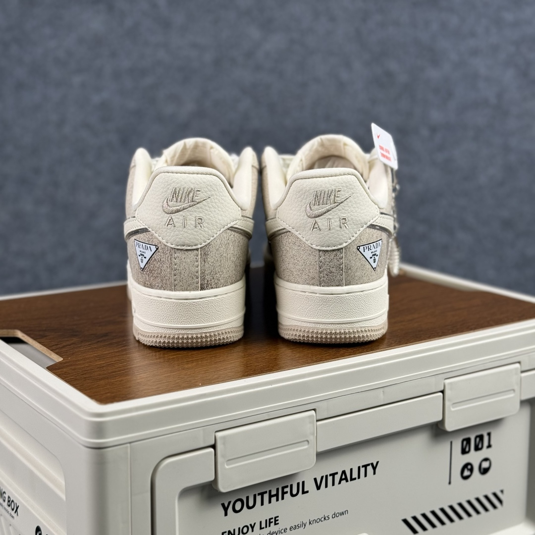 260 Nike Air Force 1'07 Low 联名款 奶油灰调 空军一号低帮休闲板鞋 XL1979-129-Chinese UA Cheap High Quatity Brand Clothes Bags handbags Sneakers wholesale wholesaler seller from China Factory suppliers Fashion Clothing Shoes best Quality Beautiful Price 260 Nike Air Force 1'07 Low 联名款 奶油灰调 空军一号低帮休闲板鞋 XL1979-129
