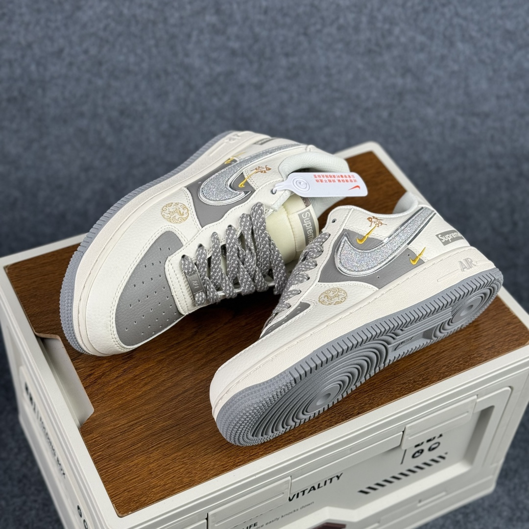 260 NIke Air Force 1 ‘07 Low 马年限定 空军一号 低帮 运动鞋 休闲鞋 QY6878-603-Chinese UA Cheap High Quatity Brand Clothes Bags handbags Sneakers wholesale wholesaler seller from China Factory suppliers Fashion Clothing Shoes best Quality Beautiful Price 260 NIke Air Force 1 ‘07 Low 马年限定 空军一号 低帮 运动鞋 休闲鞋 QY6878-603