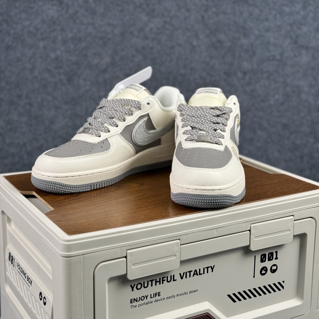 260 NIke Air Force 1 ‘07 Low 马年限定 空军一号 低帮 运动鞋 休闲鞋 QY6878-603-Chinese UA Cheap High Quatity Brand Clothes Bags handbags Sneakers wholesale wholesaler seller from China Factory suppliers Fashion Clothing Shoes best Quality Beautiful Price 260 NIke Air Force 1 ‘07 Low 马年限定 空军一号 低帮 运动鞋 休闲鞋 QY6878-603