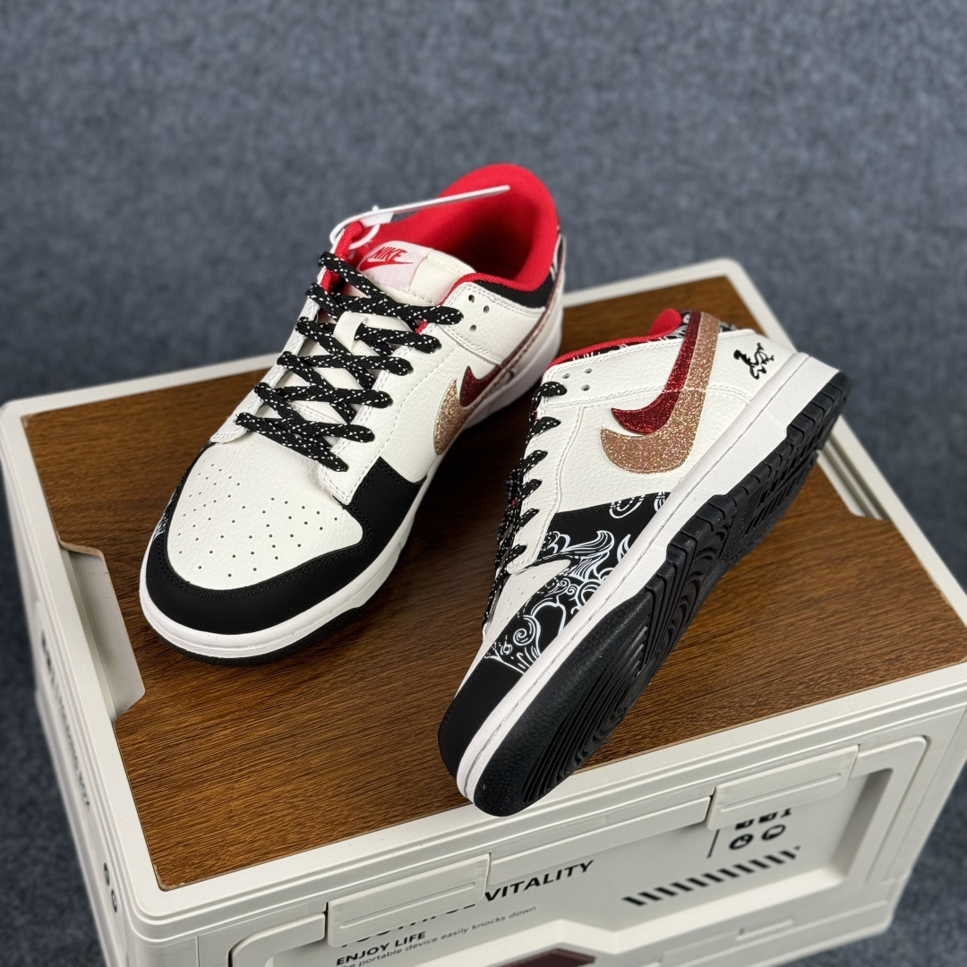 280 Nike Dunk Low Retro ‘马年限定’休闲运动板鞋 XD6188-052-Chinese UA Cheap High Quatity Brand Clothes Bags handbags Sneakers wholesale wholesaler seller from China Factory suppliers Fashion Clothing Shoes best Quality Beautiful Price 280 Nike Dunk Low Retro ‘马年限定’休闲运动板鞋 XD6188-052