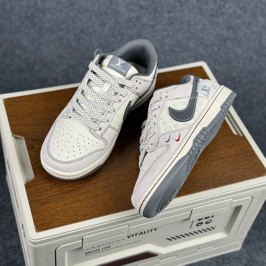 280 Nike SB Dunk Low LV联名款 高端定制 低帮休闲板鞋 YX5066-391-Chinese UA Cheap High Quatity Brand Clothes Bags handbags Sneakers wholesale wholesaler seller from China Factory suppliers Fashion Clothing Shoes best Quality Beautiful Price 280 Nike SB Dunk Low LV联名款 高端定制 低帮休闲板鞋 YX5066-391