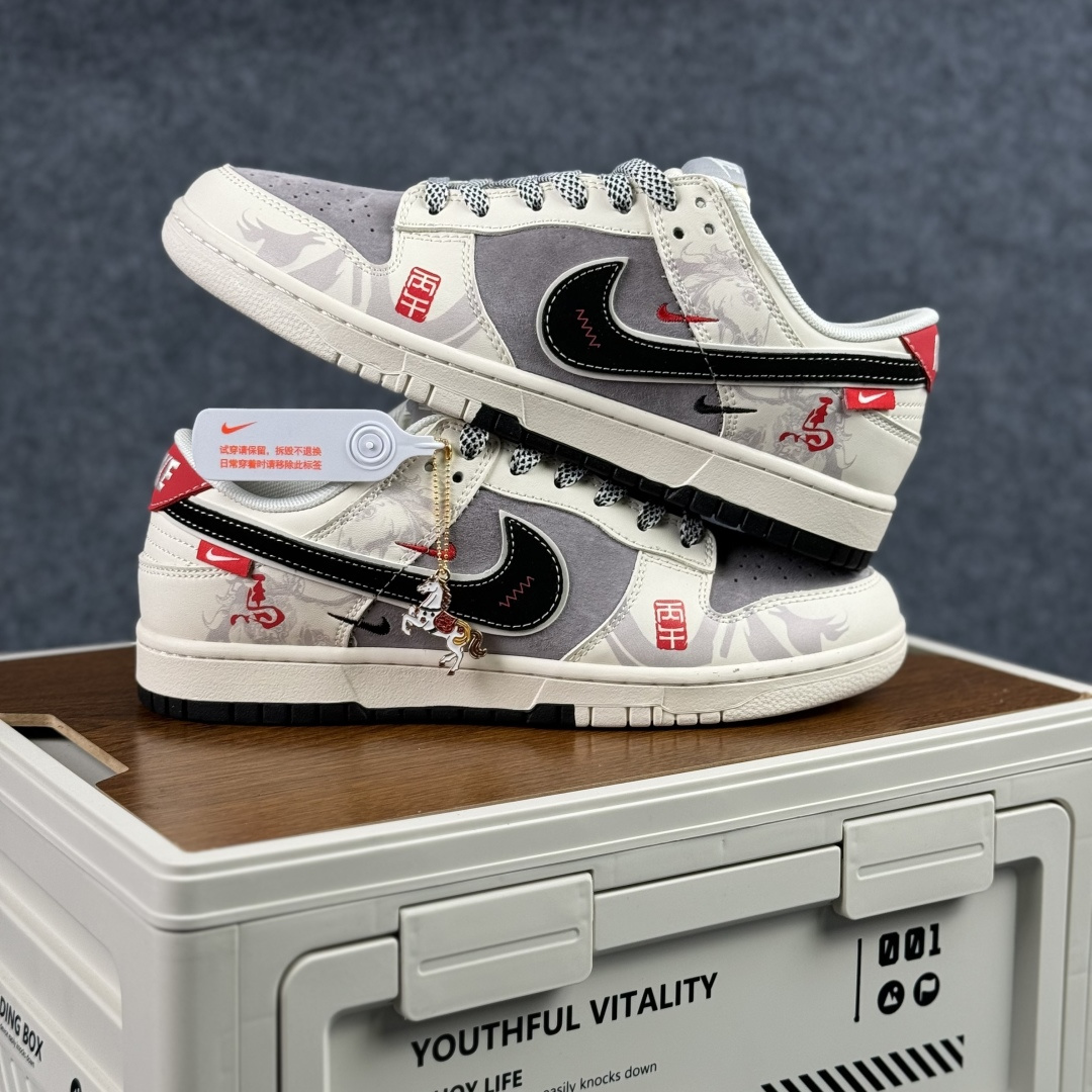 280 Nike SB Dunk Low 丙午限定款 高端定制 低帮休闲板鞋 YX5066-404-Chinese UA Cheap High Quatity Brand Clothes Bags handbags Sneakers wholesale wholesaler seller from China Factory suppliers Fashion Clothing Shoes best Quality Beautiful Price 280 Nike SB Dunk Low 丙午限定款 高端定制 低帮休闲板鞋 YX5066-404