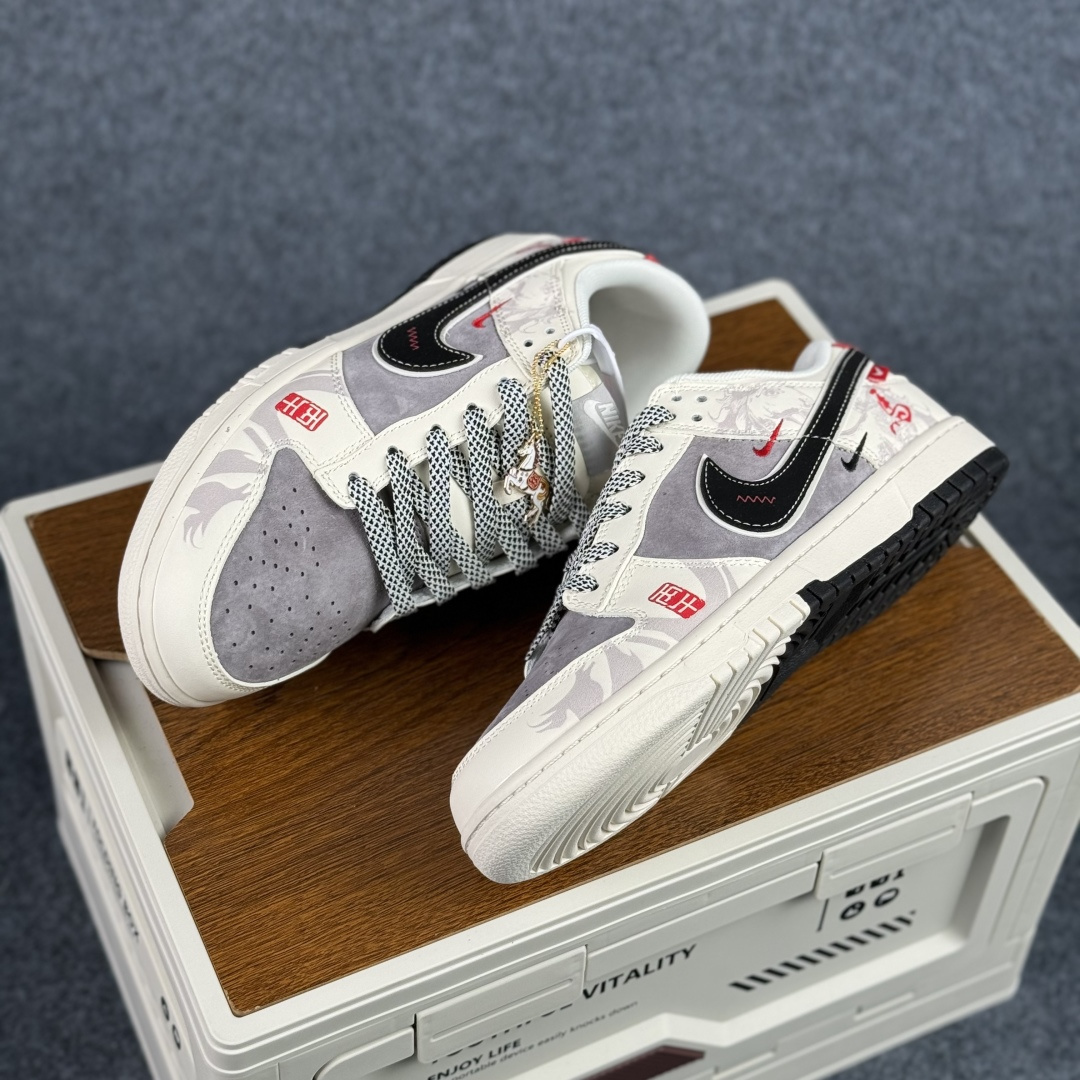 280 Nike SB Dunk Low 丙午限定款 高端定制 低帮休闲板鞋 YX5066-404-Chinese UA Cheap High Quatity Brand Clothes Bags handbags Sneakers wholesale wholesaler seller from China Factory suppliers Fashion Clothing Shoes best Quality Beautiful Price 280 Nike SB Dunk Low 丙午限定款 高端定制 低帮休闲板鞋 YX5066-404