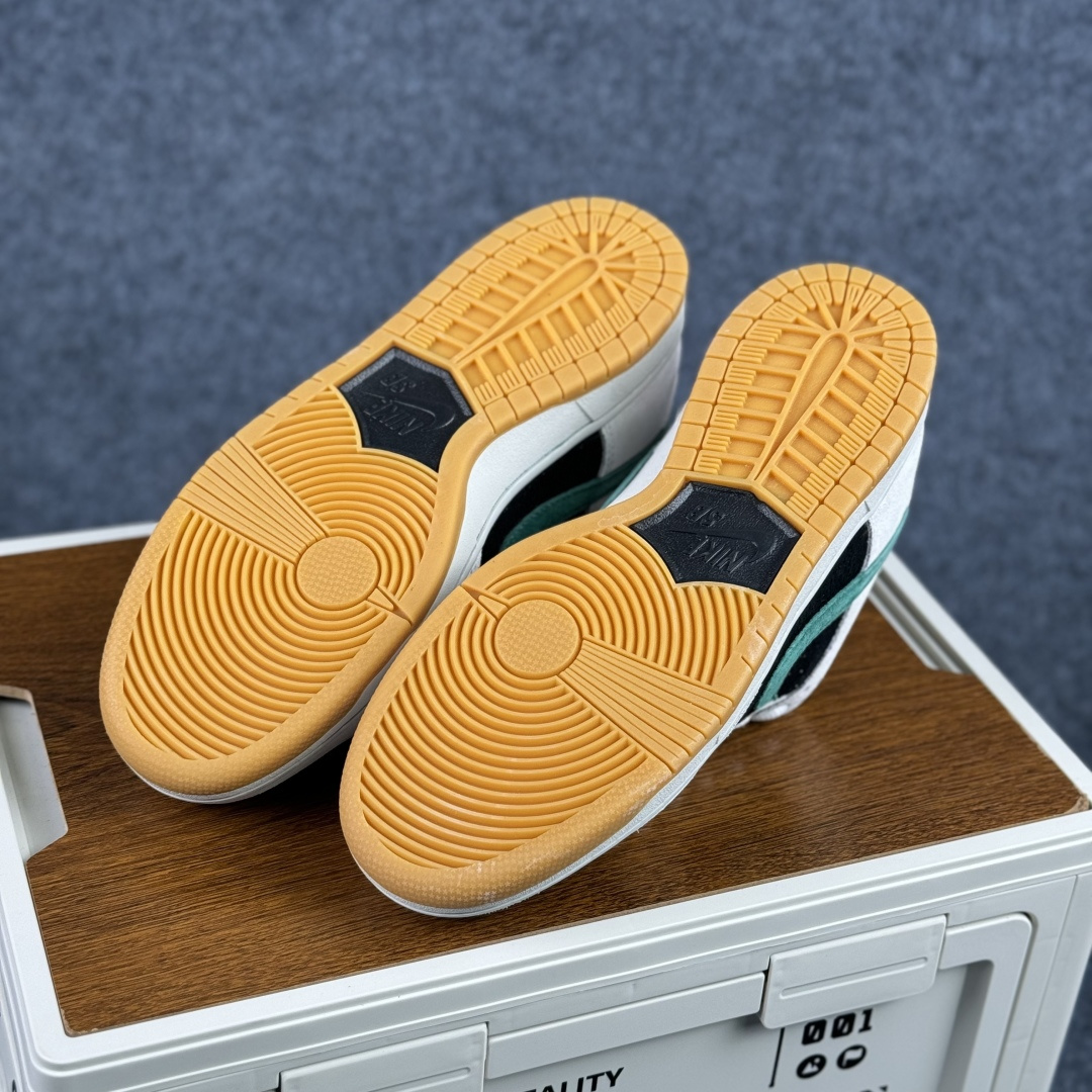 260 Nike SB Dunk Low 麂皮灰绿生胶 SB低帮休闲板鞋 HF3704-001