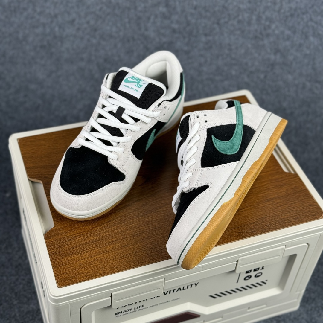 260 Nike SB Dunk Low 麂皮灰绿生胶 SB低帮休闲板鞋 HF3704-001