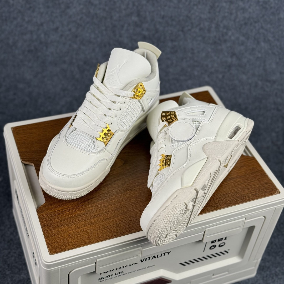 300 W版 Air Jordan AJ4 ”Metallic Gold” 奶油白金 乔丹AJ4代中帮复古休闲篮球鞋 AQ9129-170-Chinese UA Cheap High Quatity Brand Clothes Bags handbags Sneakers wholesale wholesaler seller from China Factory suppliers Fashion Clothing Shoes best Quality Beautiful Price 300 W版 Air Jordan AJ4 ”Metallic Gold” 奶油白金 乔丹AJ4代中帮复古休闲篮球鞋 AQ9129-170