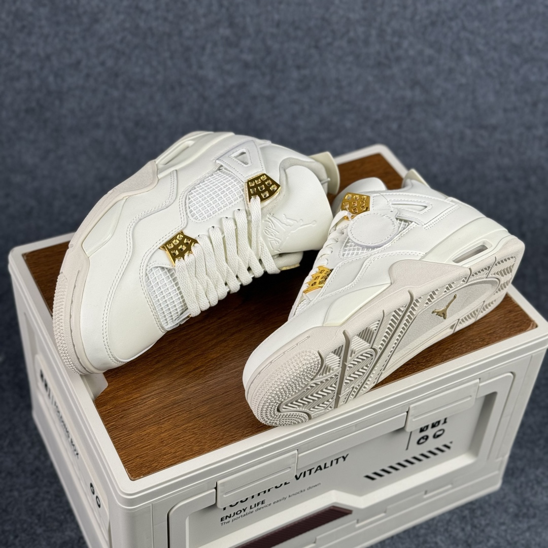 300 W版 Air Jordan AJ4 ”Metallic Gold” 奶油白金 乔丹AJ4代中帮复古休闲篮球鞋 AQ9129-170-Chinese UA Cheap High Quatity Brand Clothes Bags handbags Sneakers wholesale wholesaler seller from China Factory suppliers Fashion Clothing Shoes best Quality Beautiful Price 300 W版 Air Jordan AJ4 ”Metallic Gold” 奶油白金 乔丹AJ4代中帮复古休闲篮球鞋 AQ9129-170