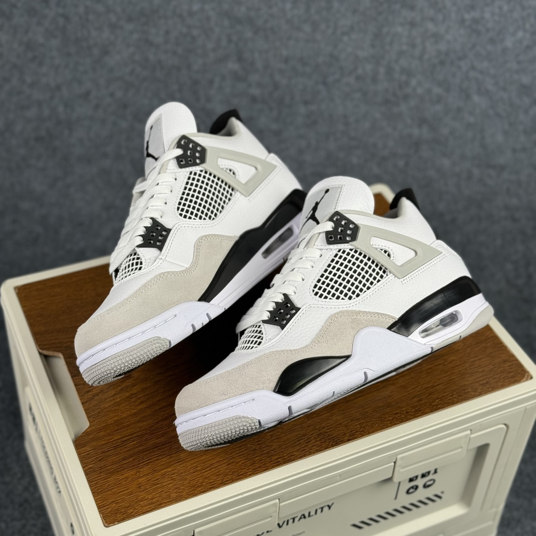 300 W版 Air Jordan AJ4 ”Metallic Gold” 小白水泥 乔丹AJ4代中帮复古休闲篮球鞋 DH6927-111