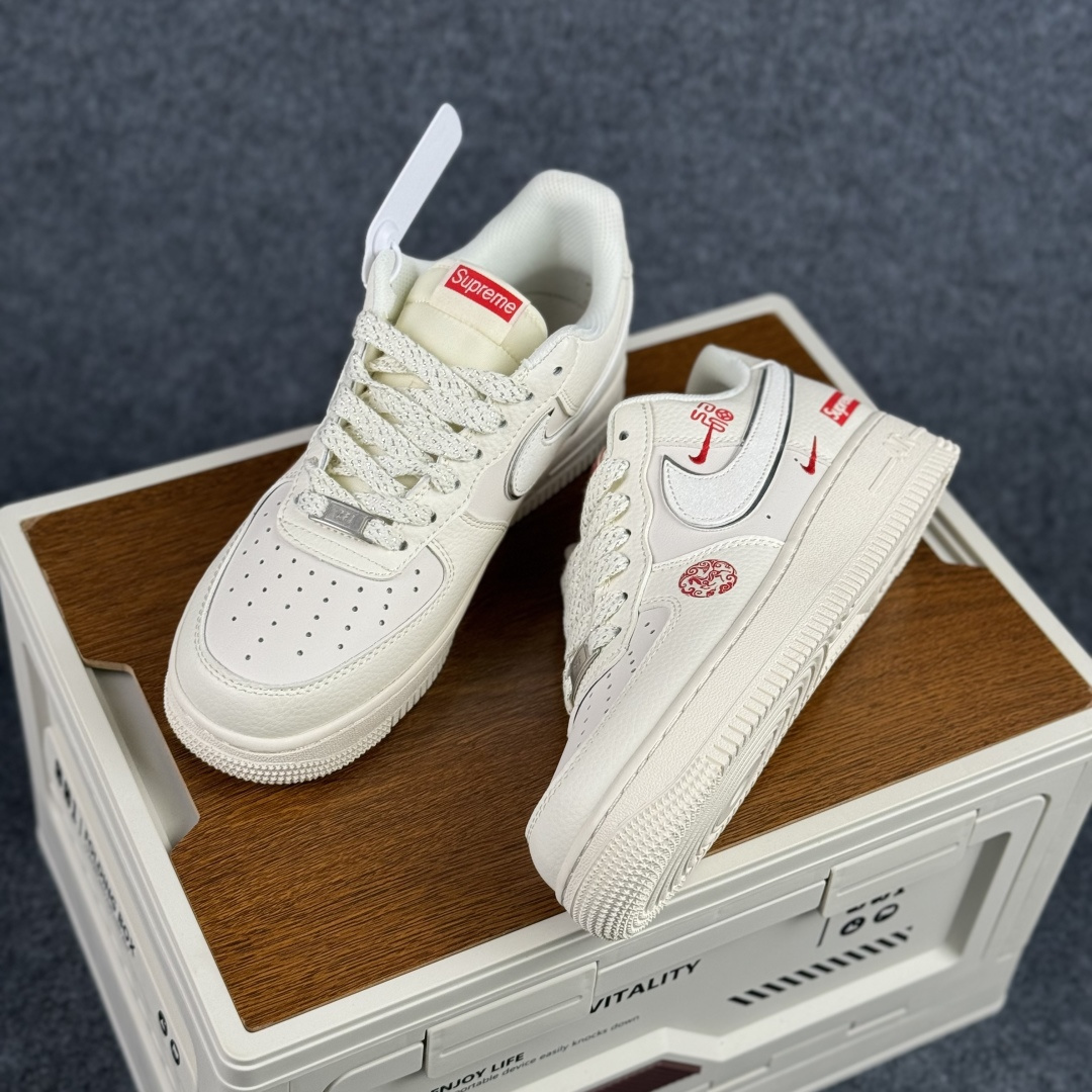 260 NIke Air Force 1 ‘07 Low 马年限定 斯图西联名 空军一号 低帮 运动鞋 休闲鞋 QY6878-605-Chinese UA Cheap High Quatity Brand Clothes Bags handbags Sneakers wholesale wholesaler seller from China Factory suppliers Fashion Clothing Shoes best Quality Beautiful Price 260 NIke Air Force 1 ‘07 Low 马年限定 斯图西联名 空军一号 低帮 运动鞋 休闲鞋 QY6878-605