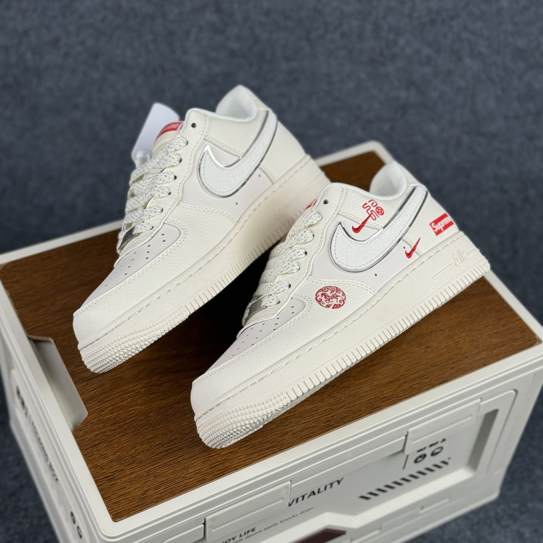260 NIke Air Force 1 ‘07 Low 马年限定 斯图西联名 空军一号 低帮 运动鞋 休闲鞋 QY6878-605-Chinese UA Cheap High Quatity Brand Clothes Bags handbags Sneakers wholesale wholesaler seller from China Factory suppliers Fashion Clothing Shoes best Quality Beautiful Price 260 NIke Air Force 1 ‘07 Low 马年限定 斯图西联名 空军一号 低帮 运动鞋 休闲鞋 QY6878-605