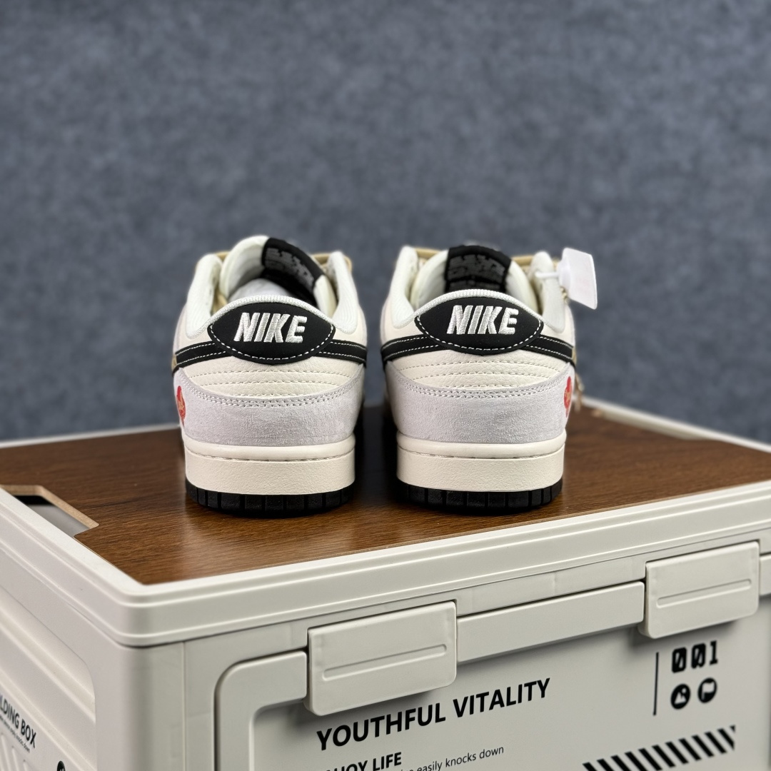 280 Nike SB Dunk Low 马年限定 高端定制 低帮休闲鞋浅米与浅灰的温柔交织 LX1988-811-Chinese UA Cheap High Quatity Brand Clothes Bags handbags Sneakers wholesale wholesaler seller from China Factory suppliers Fashion Clothing Shoes best Quality Beautiful Price 280 Nike SB Dunk Low 马年限定 高端定制 低帮休闲鞋浅米与浅灰的温柔交织 LX1988-811