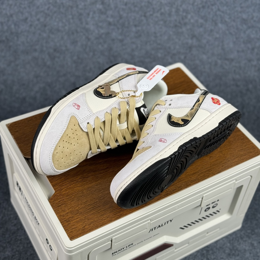 280 Nike SB Dunk Low 马年限定 高端定制 低帮休闲鞋浅米与浅灰的温柔交织 LX1988-811-Chinese UA Cheap High Quatity Brand Clothes Bags handbags Sneakers wholesale wholesaler seller from China Factory suppliers Fashion Clothing Shoes best Quality Beautiful Price 280 Nike SB Dunk Low 马年限定 高端定制 低帮休闲鞋浅米与浅灰的温柔交织 LX1988-811
