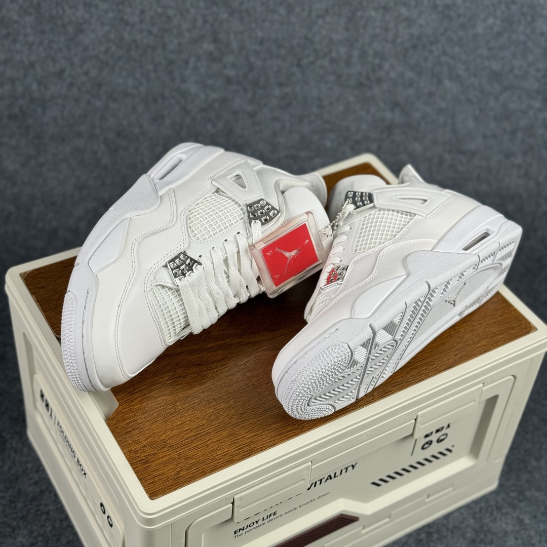 300 W版 Air Jordan AJ4 ”Metallic Gold” 纯白 乔丹AJ4代中帮复古休闲篮球鞋 308497-100-Chinese UA Cheap High Quatity Brand Clothes Bags handbags Sneakers wholesale wholesaler seller from China Factory suppliers Fashion Clothing Shoes best Quality Beautiful Price 300 W版 Air Jordan AJ4 ”Metallic Gold” 纯白 乔丹AJ4代中帮复古休闲篮球鞋 308497-100