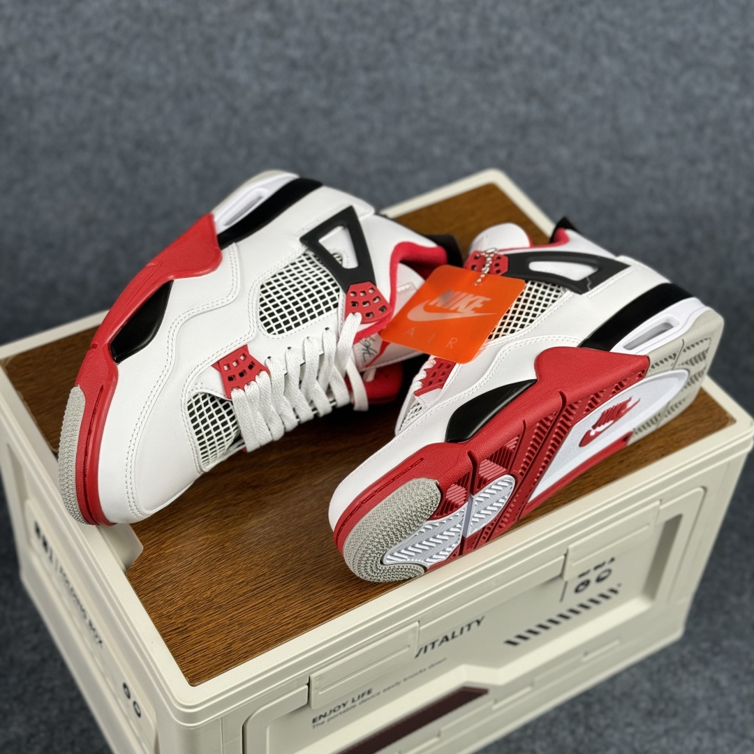 300 W版 Air Jordan AJ4 ”Metallic Gold” 火焰白红 乔丹AJ4代中帮复古休闲篮球鞋 DC7770-160