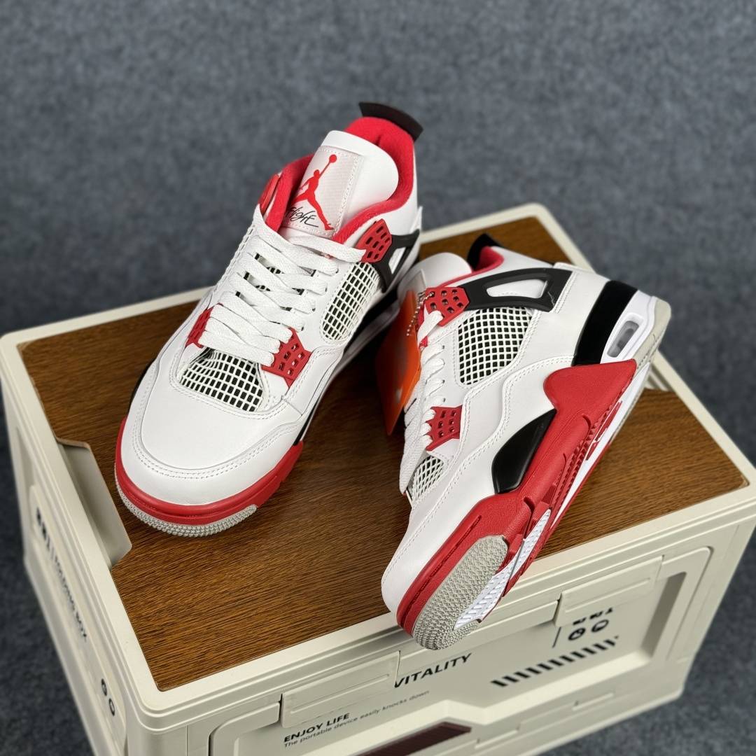 300 W版 Air Jordan AJ4 ”Metallic Gold” 火焰白红 乔丹AJ4代中帮复古休闲篮球鞋 DC7770-160