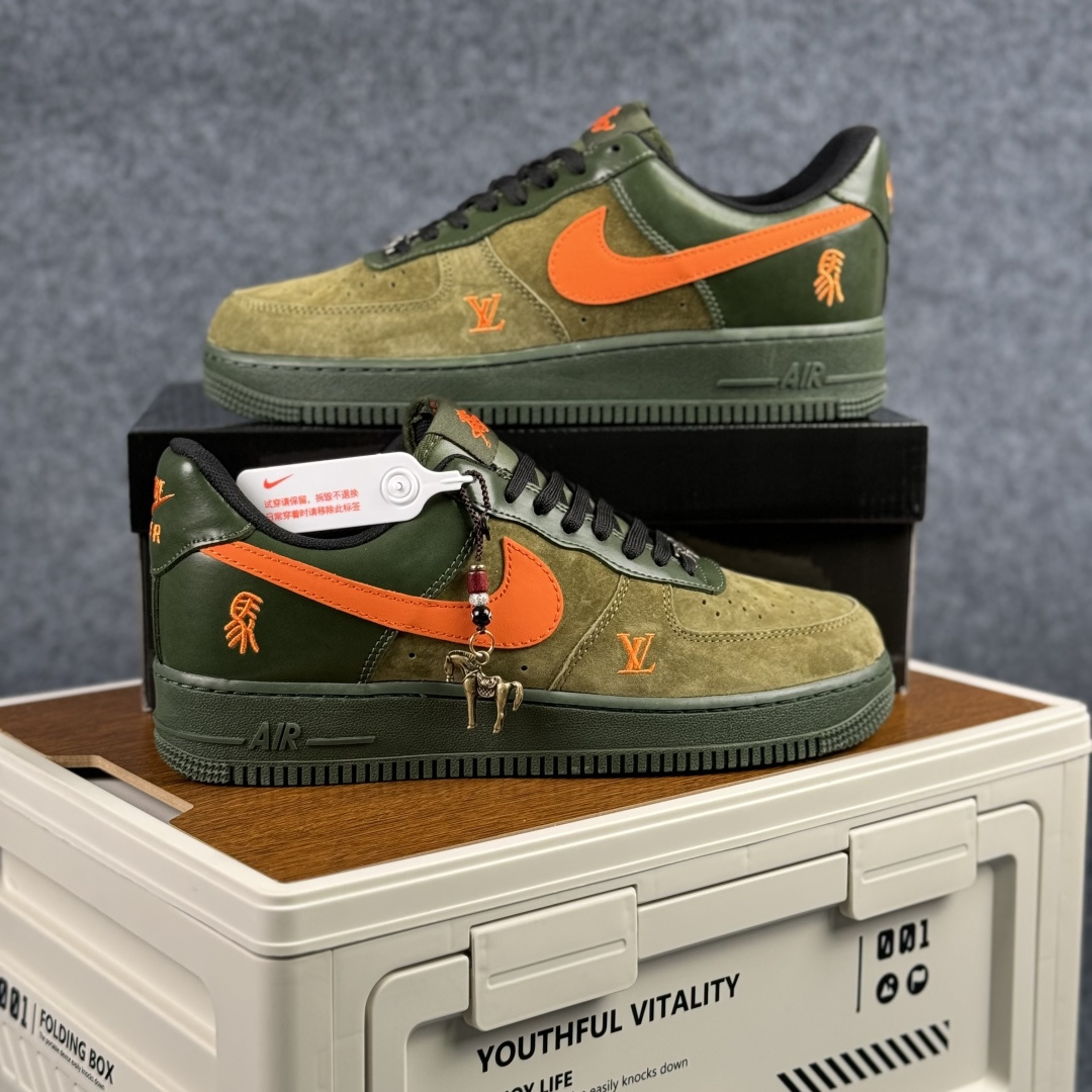 260- Nike Air Force 1'07 Low 马年限定 军绿橙星 空军一号低帮休闲板鞋 XY9025-010-Chinese UA Cheap High Quatity Brand Clothes Bags handbags Sneakers wholesale wholesaler seller from China Factory suppliers Fashion Clothing Shoes best Quality Beautiful Price 260- Nike Air Force 1'07 Low 马年限定 军绿橙星 空军一号低帮休闲板鞋 XY9025-010