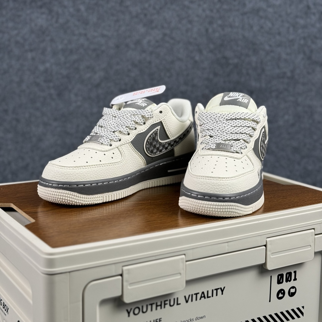260 Nike Air Force 1'07 Low 米白拼深灰 空军一号低帮休闲板鞋 SM6668-107-Chinese UA Cheap High Quatity Brand Clothes Bags handbags Sneakers wholesale wholesaler seller from China Factory suppliers Fashion Clothing Shoes best Quality Beautiful Price 260 Nike Air Force 1'07 Low 米白拼深灰 空军一号低帮休闲板鞋 SM6668-107